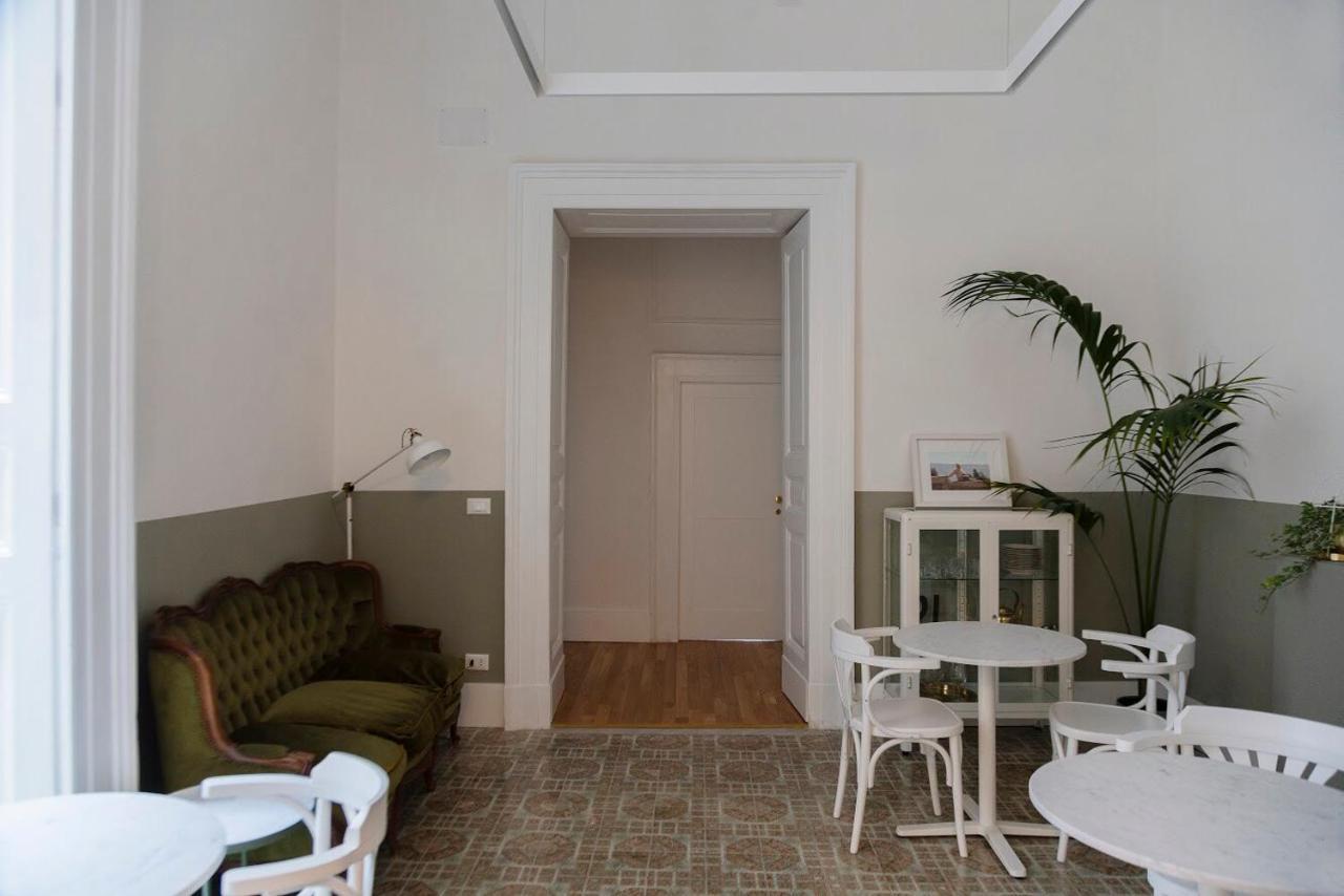 Interno21 *